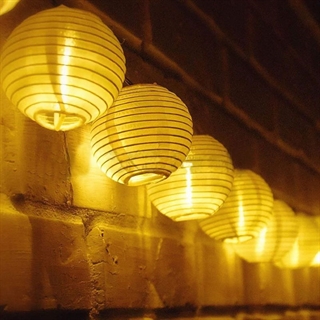 Solcelle lyskæde med lanterner